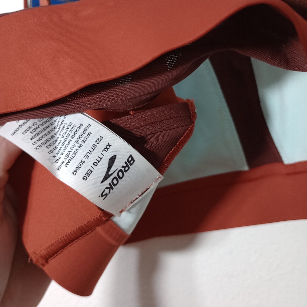 Brooks Women's Terracotta Sports Bra - Picture 4 of 4